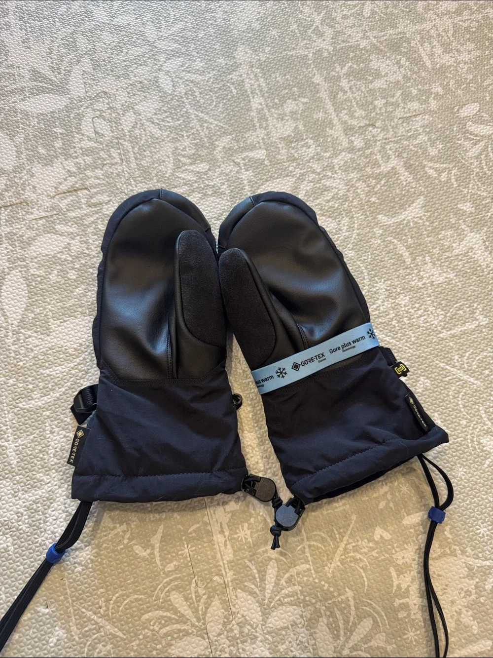 Burton mittens removable